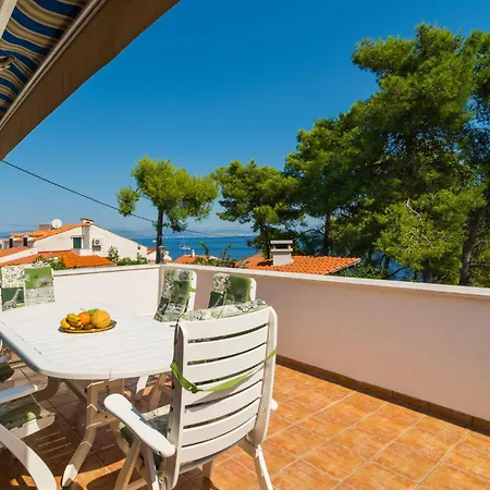 2 Bedroom Awesome In Stomorska