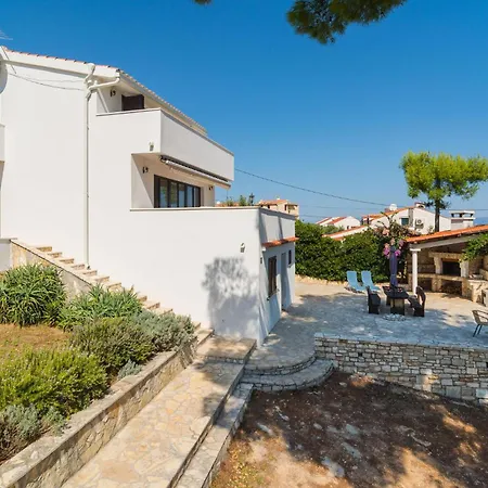 Holiday home 2 Bedroom Awesome In