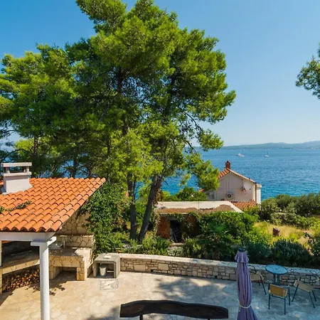 2 Bedroom Awesome In Holiday home *