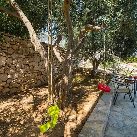 2 Bedroom Awesome In Holiday home