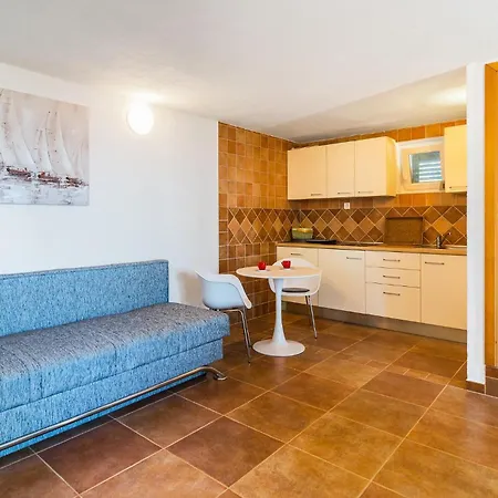 2 Bedroom Awesome In Holiday home
